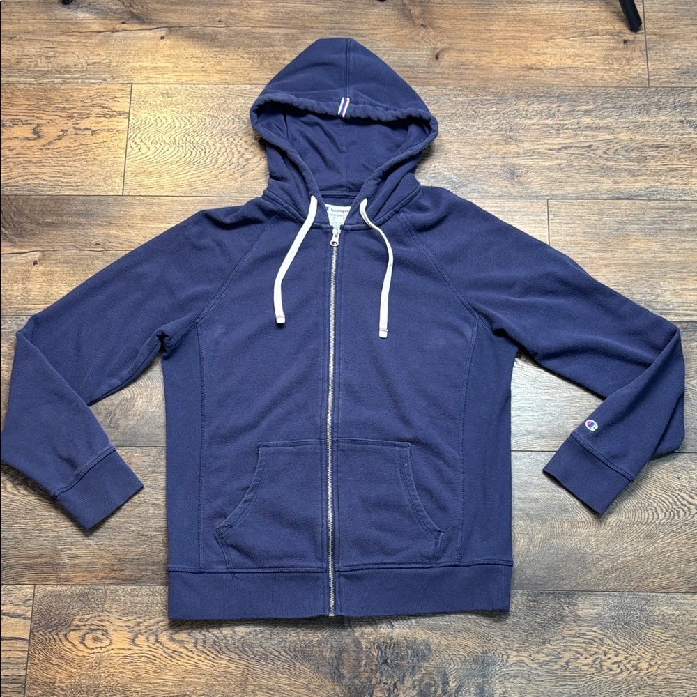 Champion vintage women’s navy blue zip up hoodie